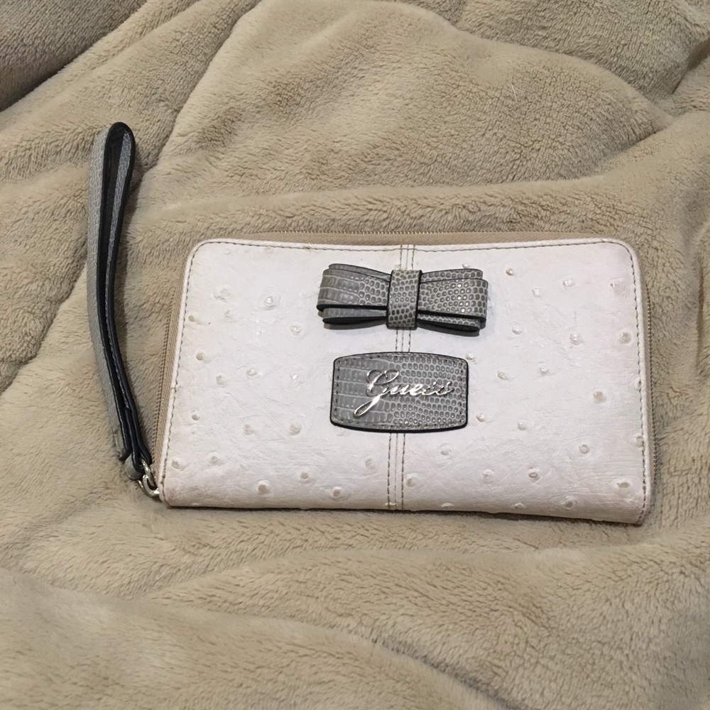 Guess Wallet.